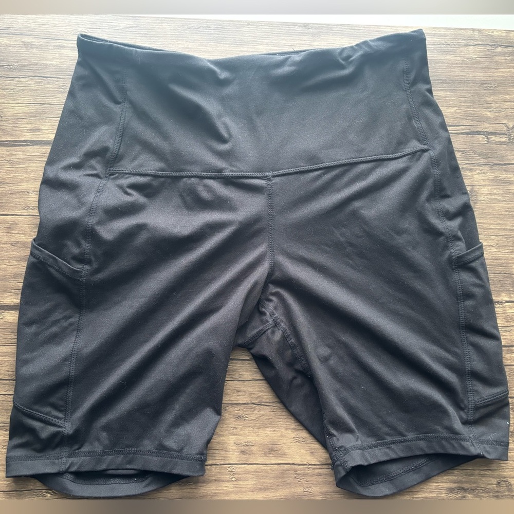 Women’s Athletic Black Biker Shorts Yoga Workout High Waist w/ Pockets Size Lrg